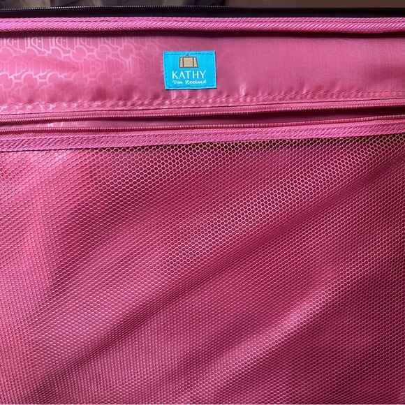 BRAND NEW Kathy Van Zeeland Croco PVC Designer Rolling Luggage. Pink inside. - Picture 7 of 8